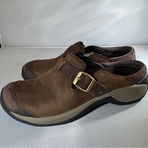 Merrell Encore Buckle Bracken Women’s Leather/Suede Clogs – Brown – Size 8